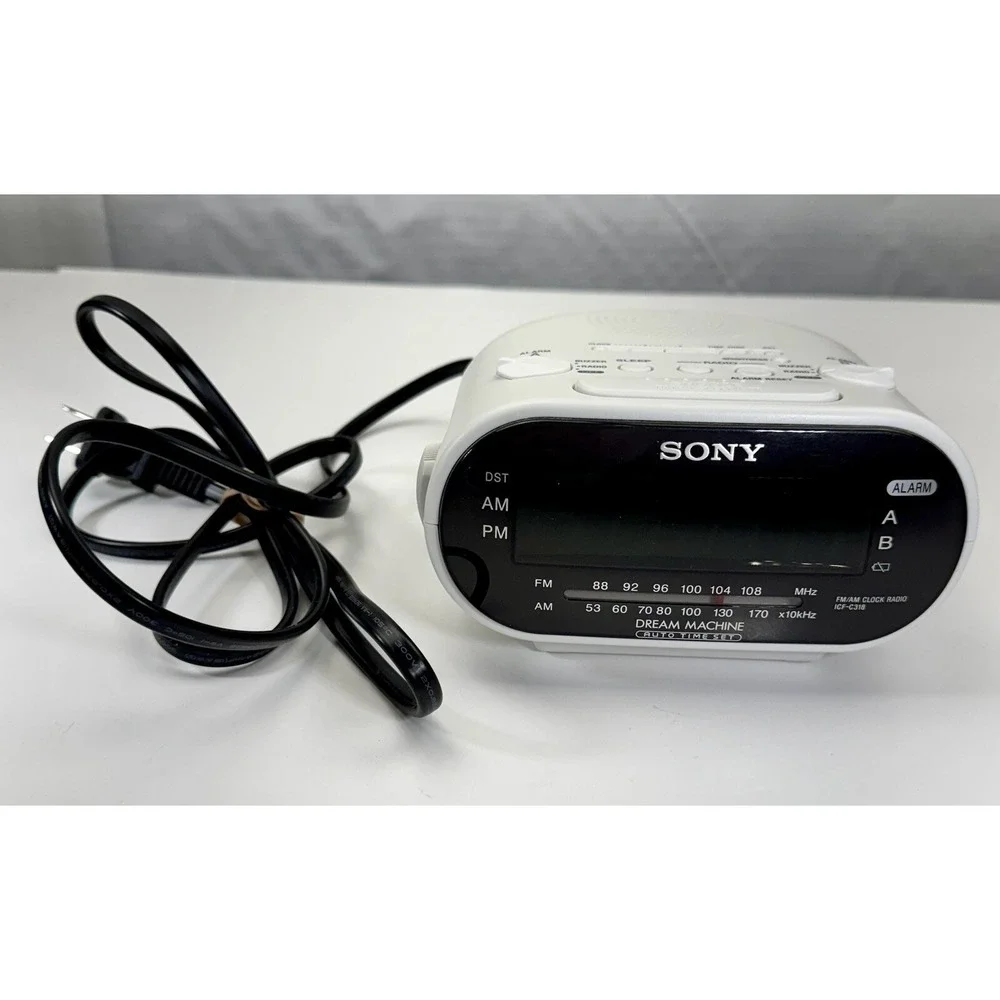 Sony Dream Machine Dual Alarm Clock Radio Model ICF-C318 AM/FM  - White TESTED